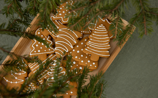 Brown Christmas Tree Shaped Gingerbread Cookies in a Wooden Crate from Chrome web store to be run with OffiDocs Chromium online Brown Christmas Tree Shaped Gingerbread Cookies in a Wooden Crate from Chrome web store to be run with OffiDocs Chromium online