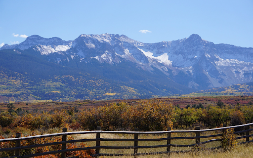 Farm near the mountains from Chrome web store to be run with OffiDocs Chromium online Farm near the mountains from Chrome web store to be run with OffiDocs Chromium online