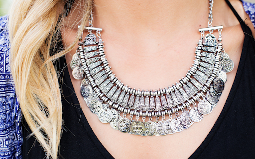 Heavy antique jewelry from Chrome web store to be run with OffiDocs Chromium online Heavy antique jewelry from Chrome web store to be run with OffiDocs Chromium online