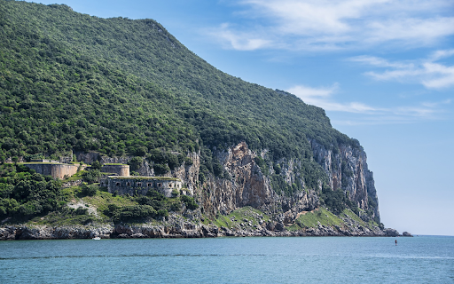 House on the mountain by the sea from Chrome web store to be run with OffiDocs Chromium online House on the mountain by the sea from Chrome web store to be run with OffiDocs Chromium online
