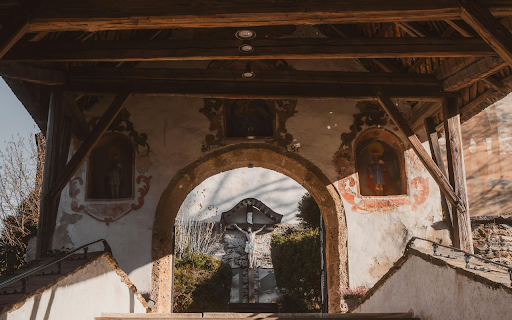 Rustic Archway with Wooden Beams in Tranquil Setting from Chrome web store to be run with OffiDocs Chromium online Rustic Archway with Wooden Beams in Tranquil Setting from Chrome web store to be run with OffiDocs Chromium online