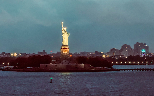 The statue glows in the night from Chrome web store to be run with OffiDocs Chromium online The statue glows in the night from Chrome web store to be run with OffiDocs Chromium online