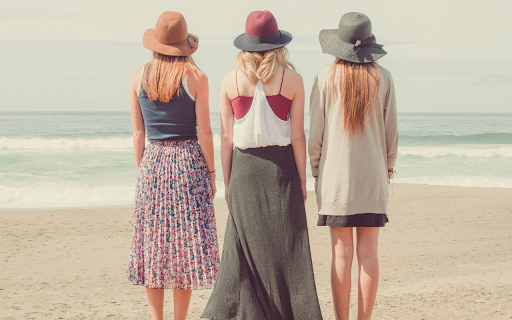 Three girls watching the sea from Chrome web store to be run with OffiDocs Chromium online Three girls watching the sea from Chrome web store to be run with OffiDocs Chromium online