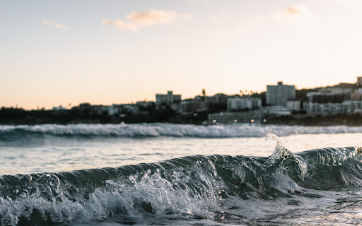 Waves roll onto the shore from Chrome web store to be run with OffiDocs Chromium online Waves roll onto the shore from Chrome web store to be run with OffiDocs Chromium online